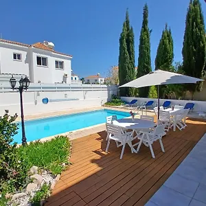 villa-kiveli.hotelsatayianapa.com/